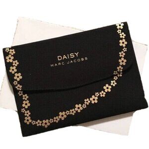 ✨NEW! Cute MARC JACOBS Daisy Black Pouch Gold Flowers Clutch Cosmetic Bag GIFT ✨